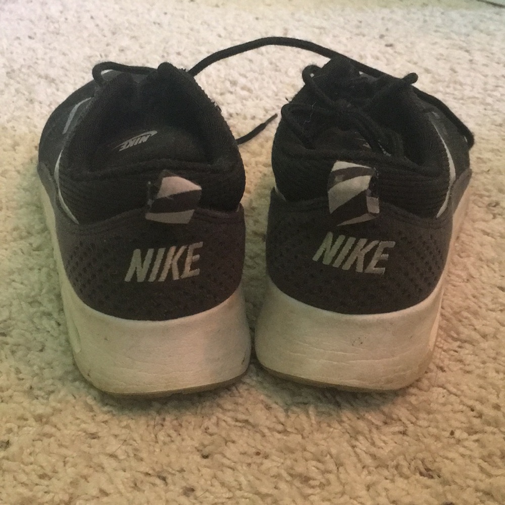 shoes - Picture 3 of 3